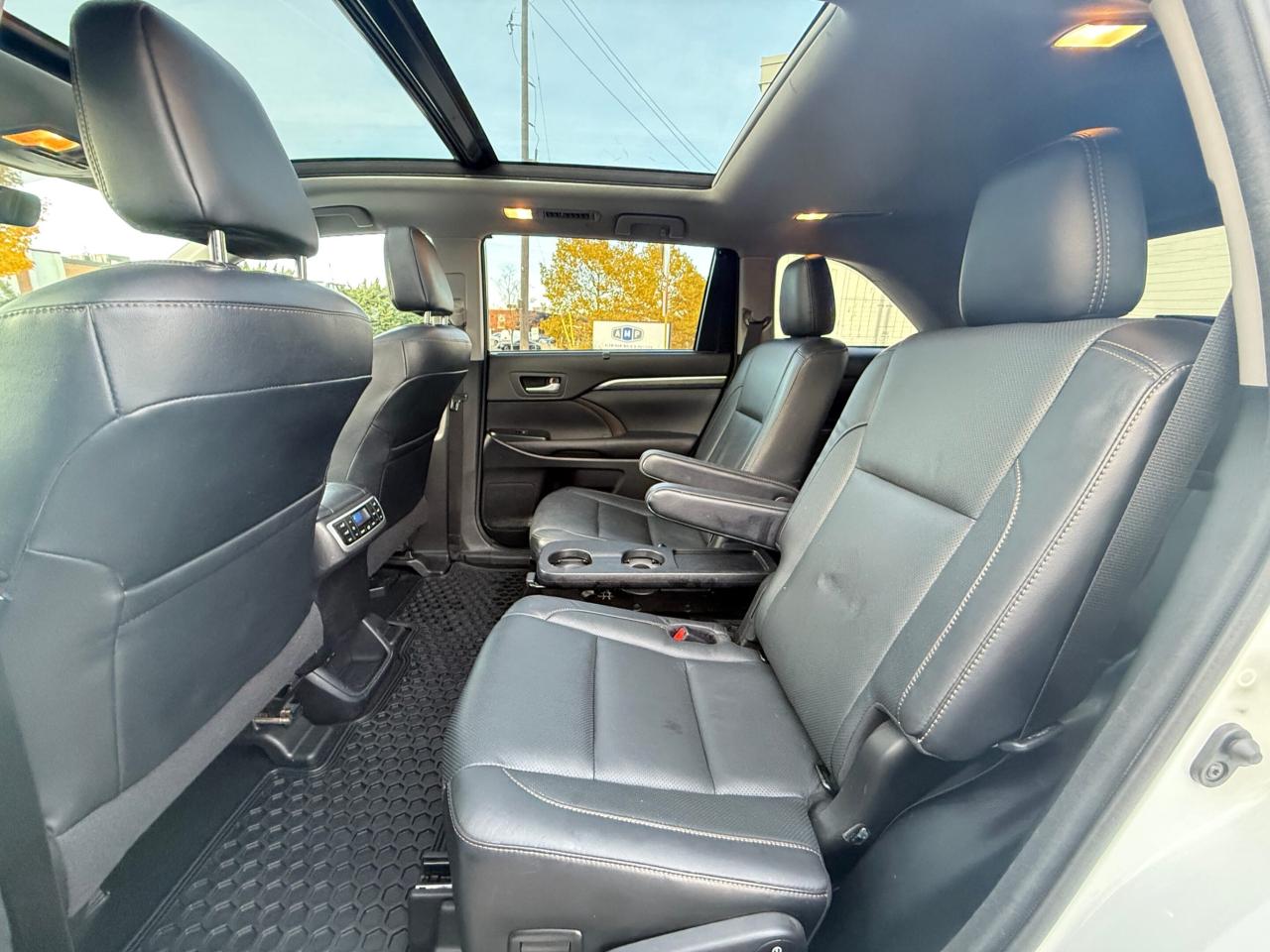 2017 Toyota Highlander LIMITED   AWD   NO ACCIDENT   360 CAMERA Photo