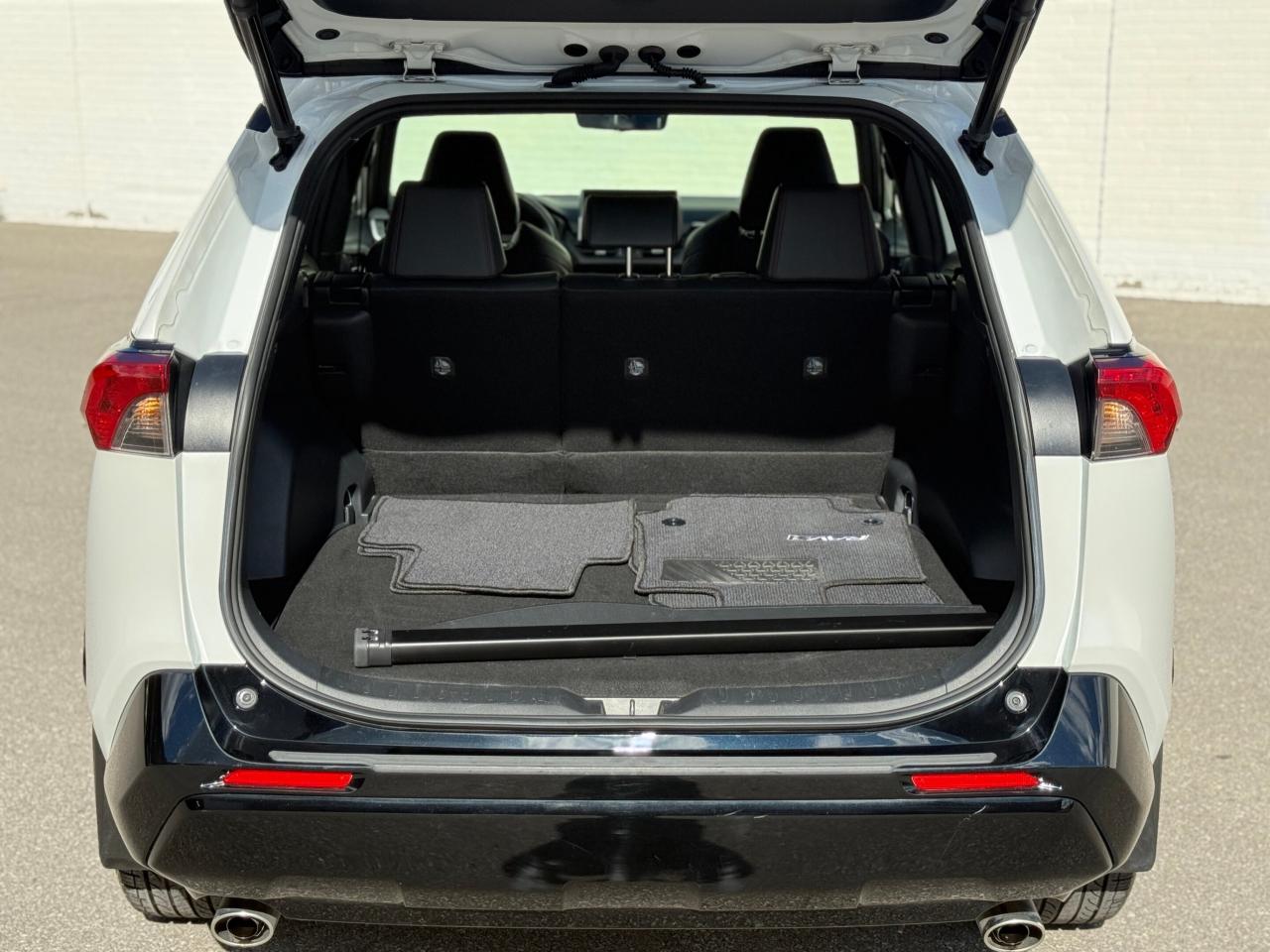 2023 Toyota RAV4 Prime XSE   AWD   PLUG-IN HYBRID   NO ACCIDENT   ONE OWN Photo