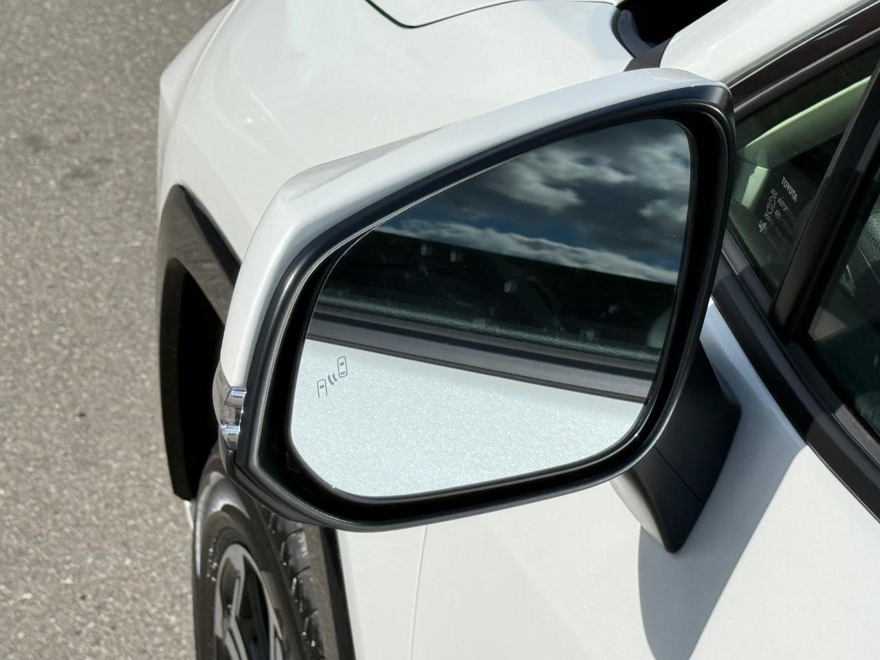 2023 Toyota RAV4 Prime XSE   AWD   PLUG-IN HYBRID   NO ACCIDENT   ONE OWN Photo