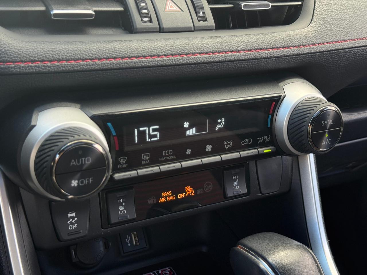 2023 Toyota RAV4 Prime XSE   AWD   PLUG-IN HYBRID   NO ACCIDENT   ONE OWN Photo