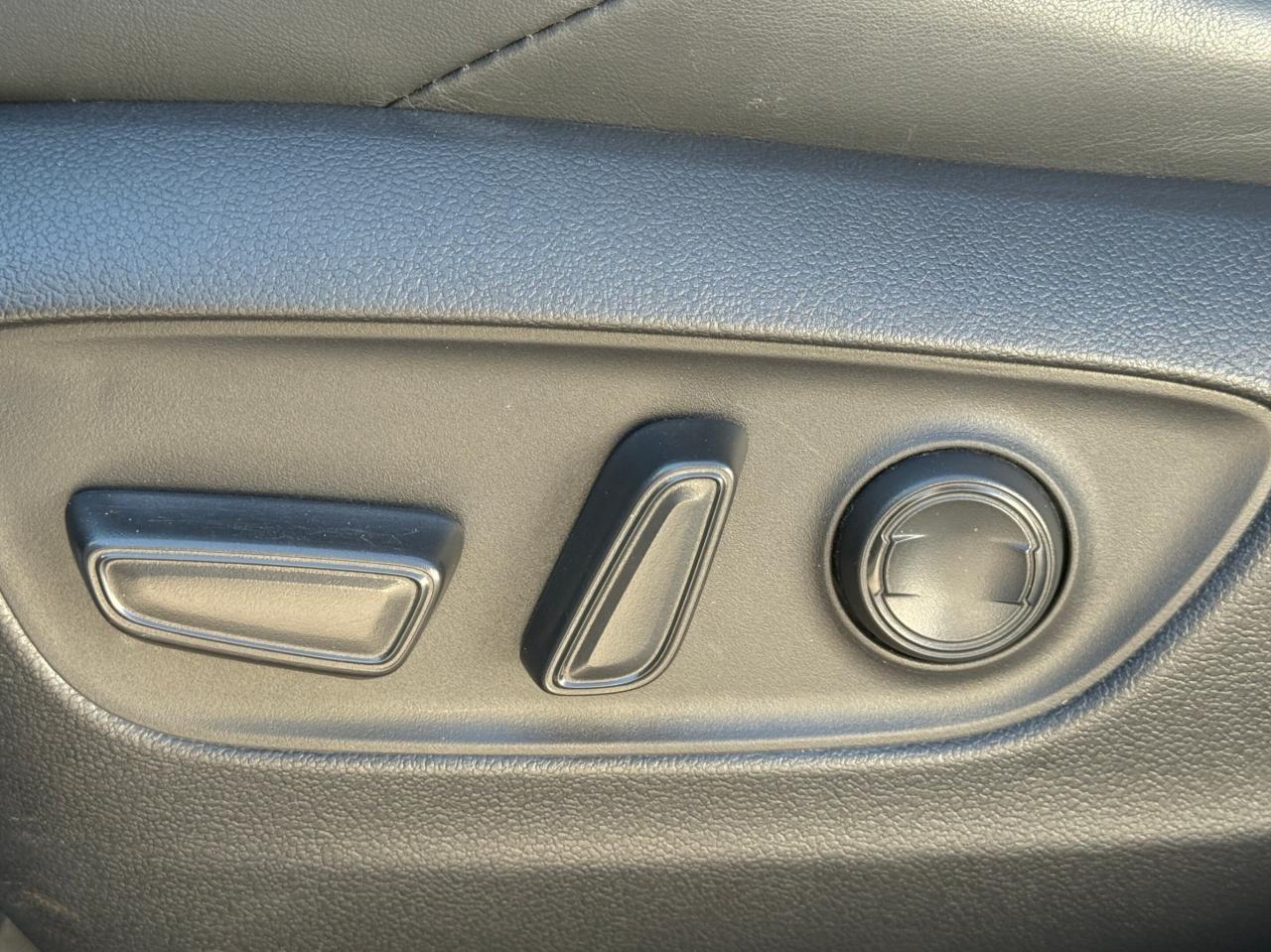 2023 Toyota RAV4 Prime XSE   AWD   PLUG-IN HYBRID   NO ACCIDENT   ONE OWN Photo