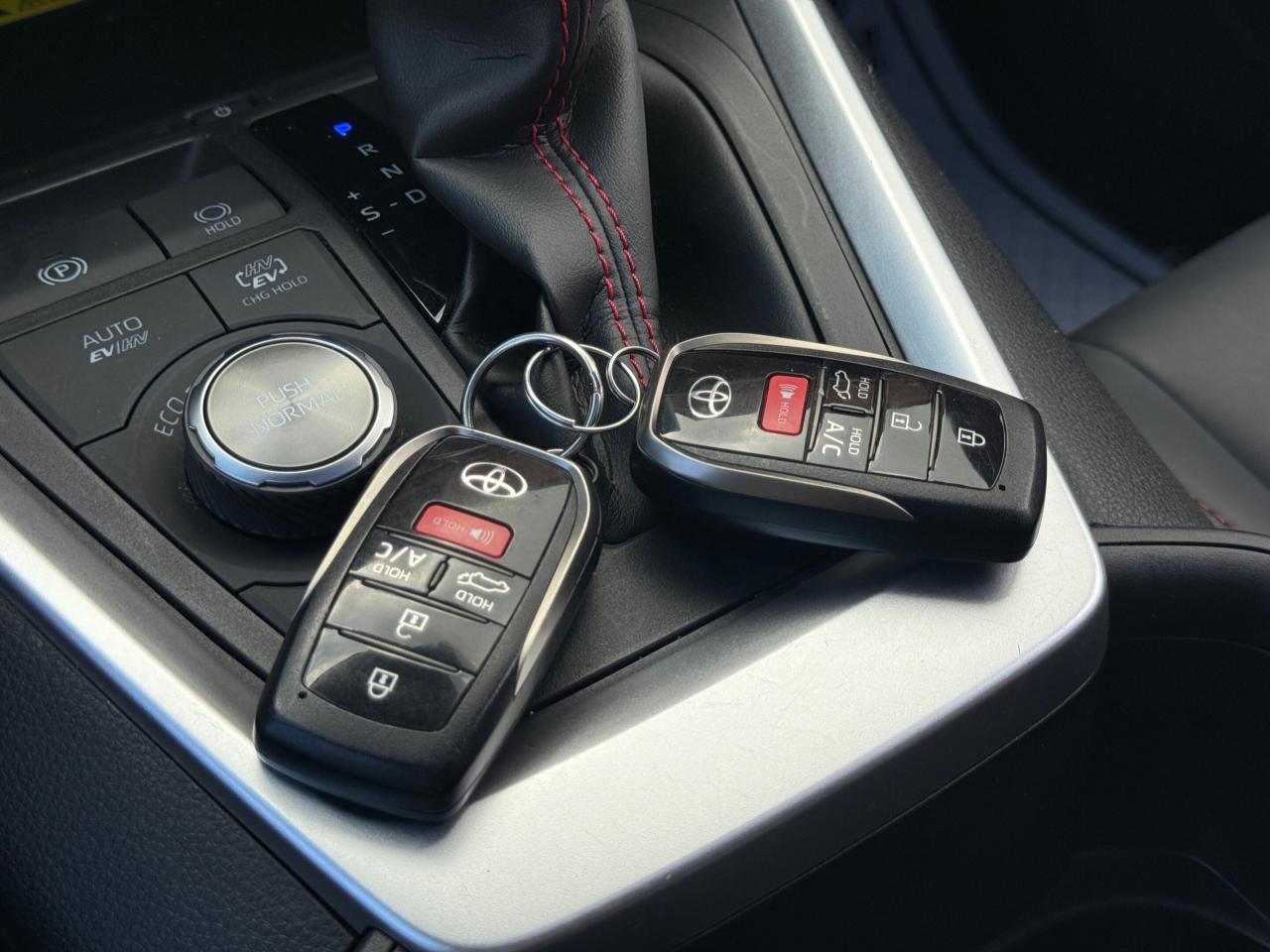 2023 Toyota RAV4 Prime XSE   AWD   PLUG-IN HYBRID   NO ACCIDENT   ONE OWN Photo