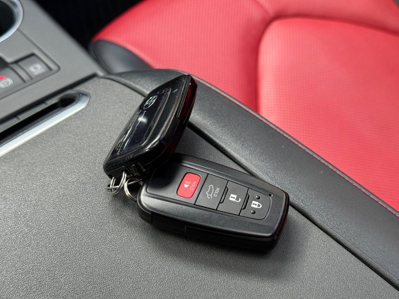 2022 Toyota Highlander XSE   AWD   NO ACCIDENT   SUNROOF   RED LEATHER SE Photo