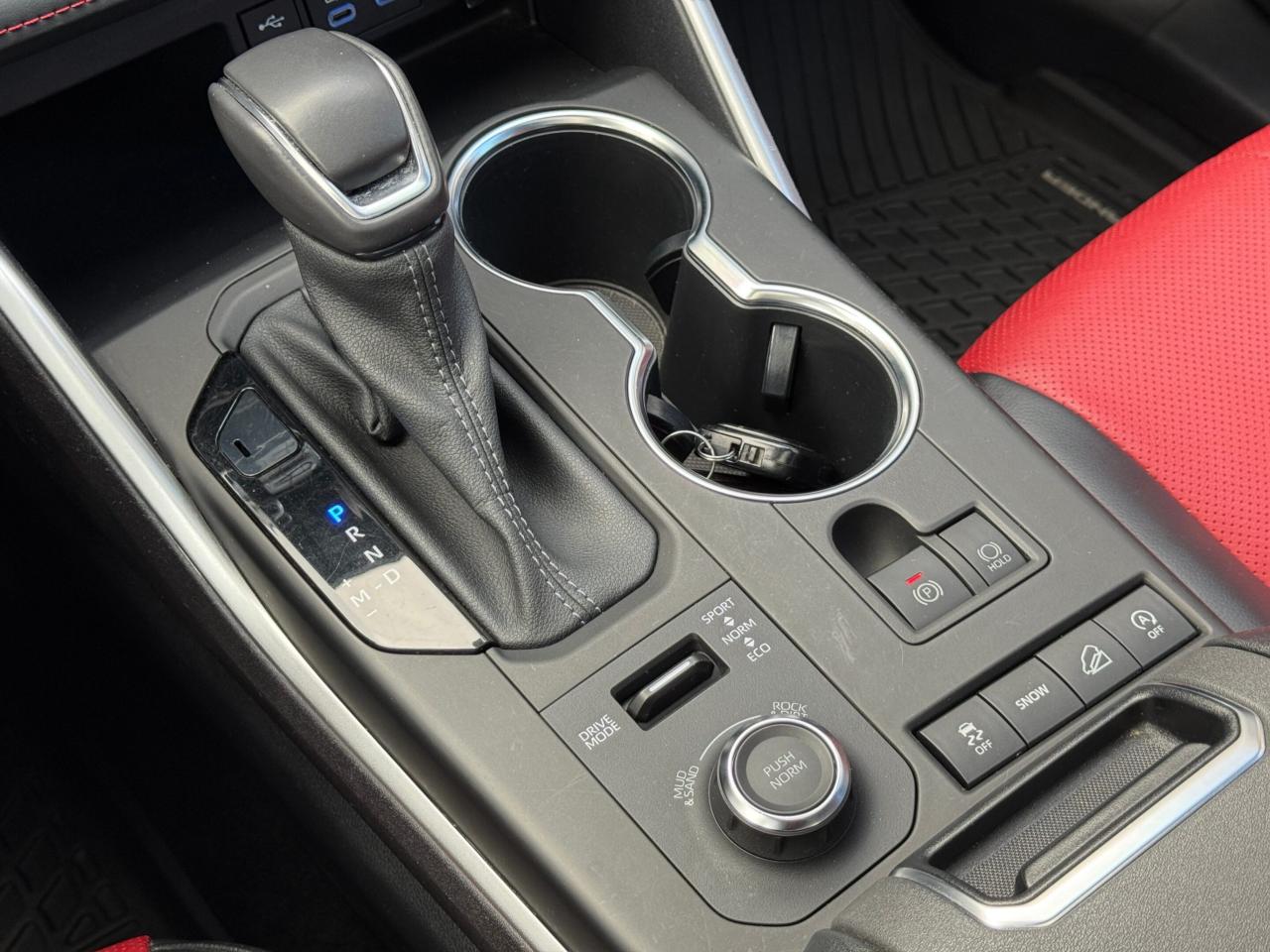 2022 Toyota Highlander XSE   AWD   NO ACCIDENT   SUNROOF   RED LEATHER SE Photo