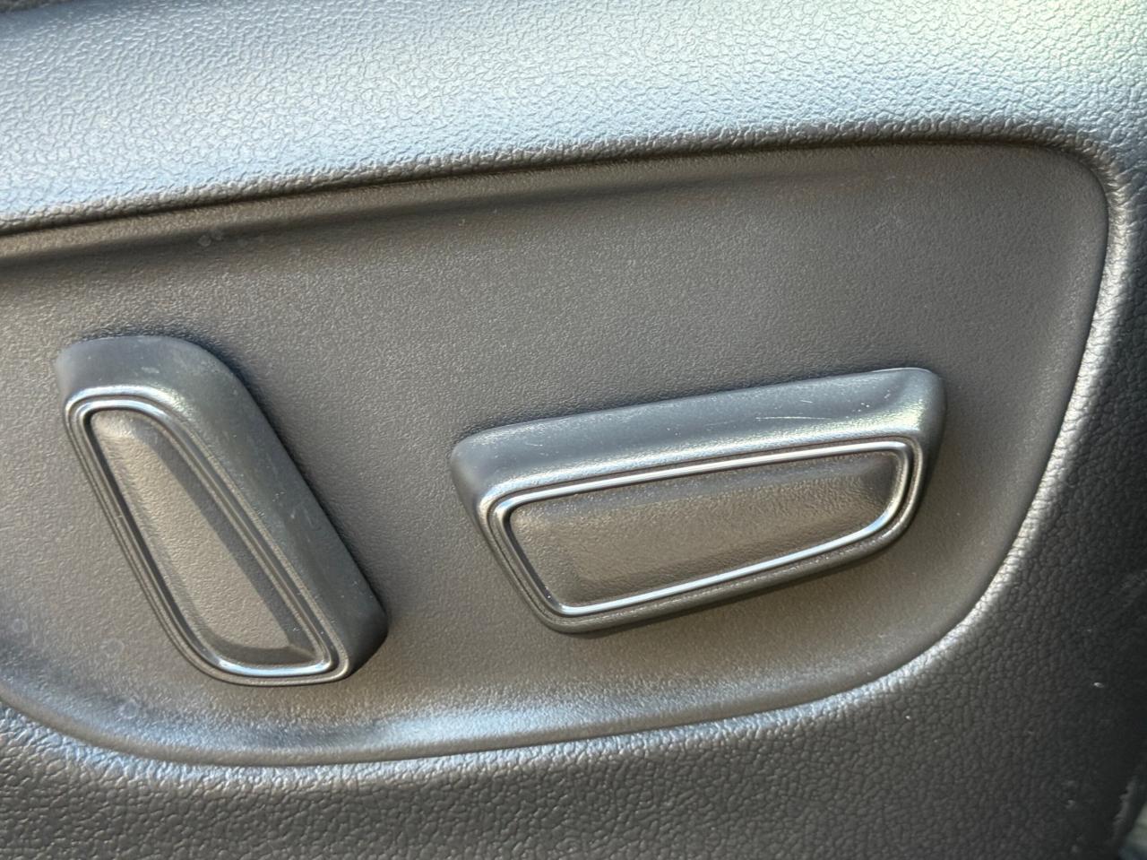 2022 Toyota Highlander XSE   AWD   NO ACCIDENT   SUNROOF   RED LEATHER SE Photo