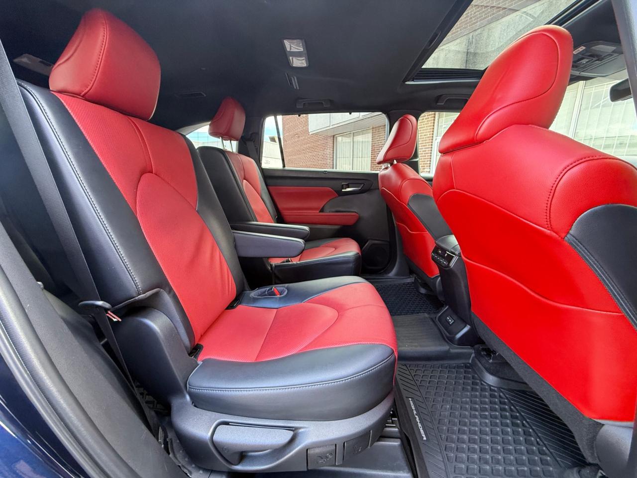 2022 Toyota Highlander XSE   AWD   NO ACCIDENT   SUNROOF   RED LEATHER SE Photo