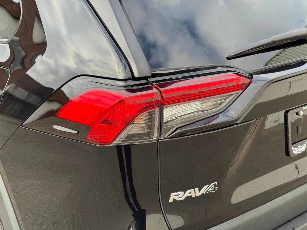 2022 Toyota RAV4 XLE   AWD   NO ACCIDENT   ONE OWNER Photo