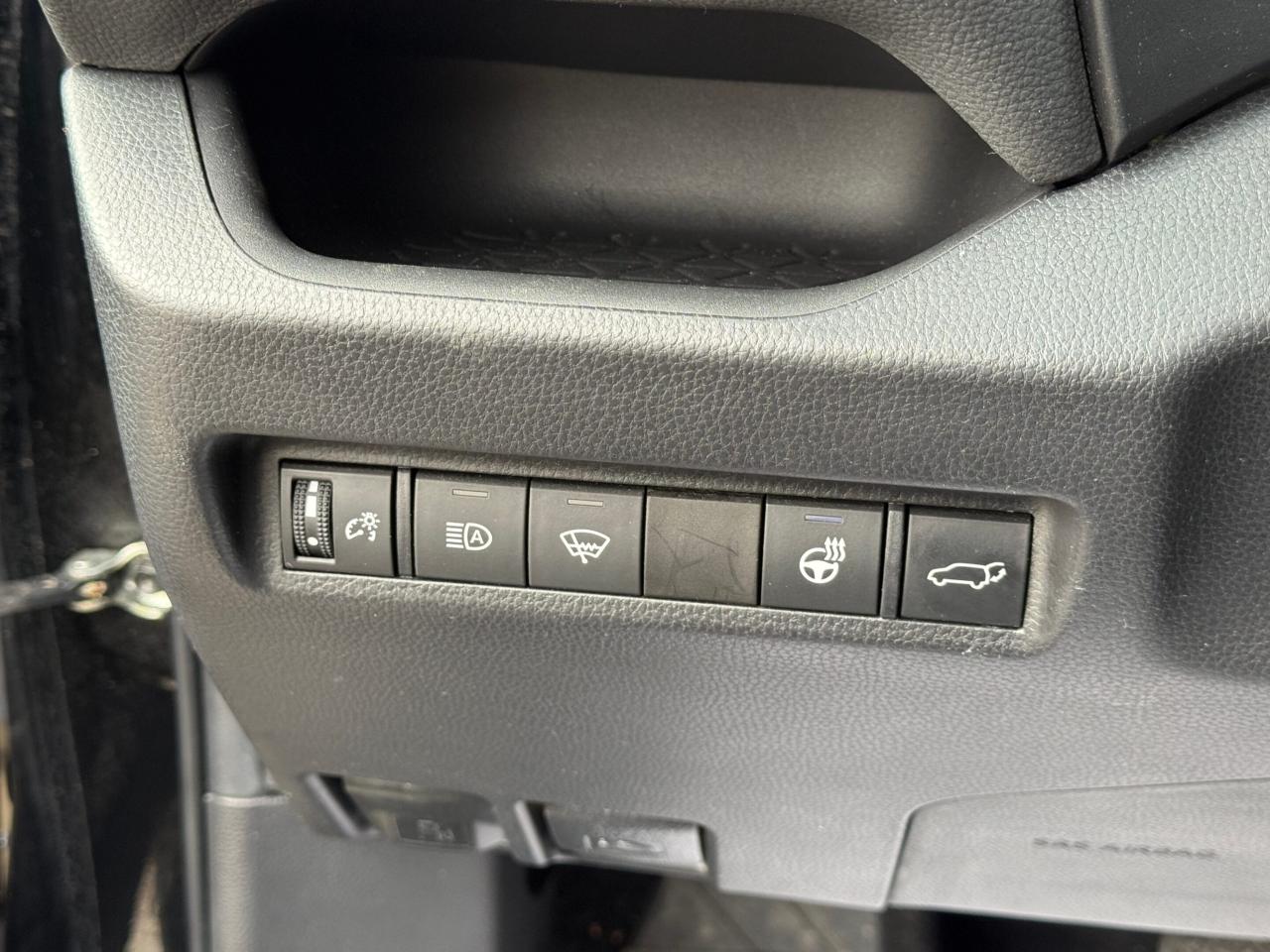 2022 Toyota RAV4 XLE   AWD   NO ACCIDENT   ONE OWNER Photo