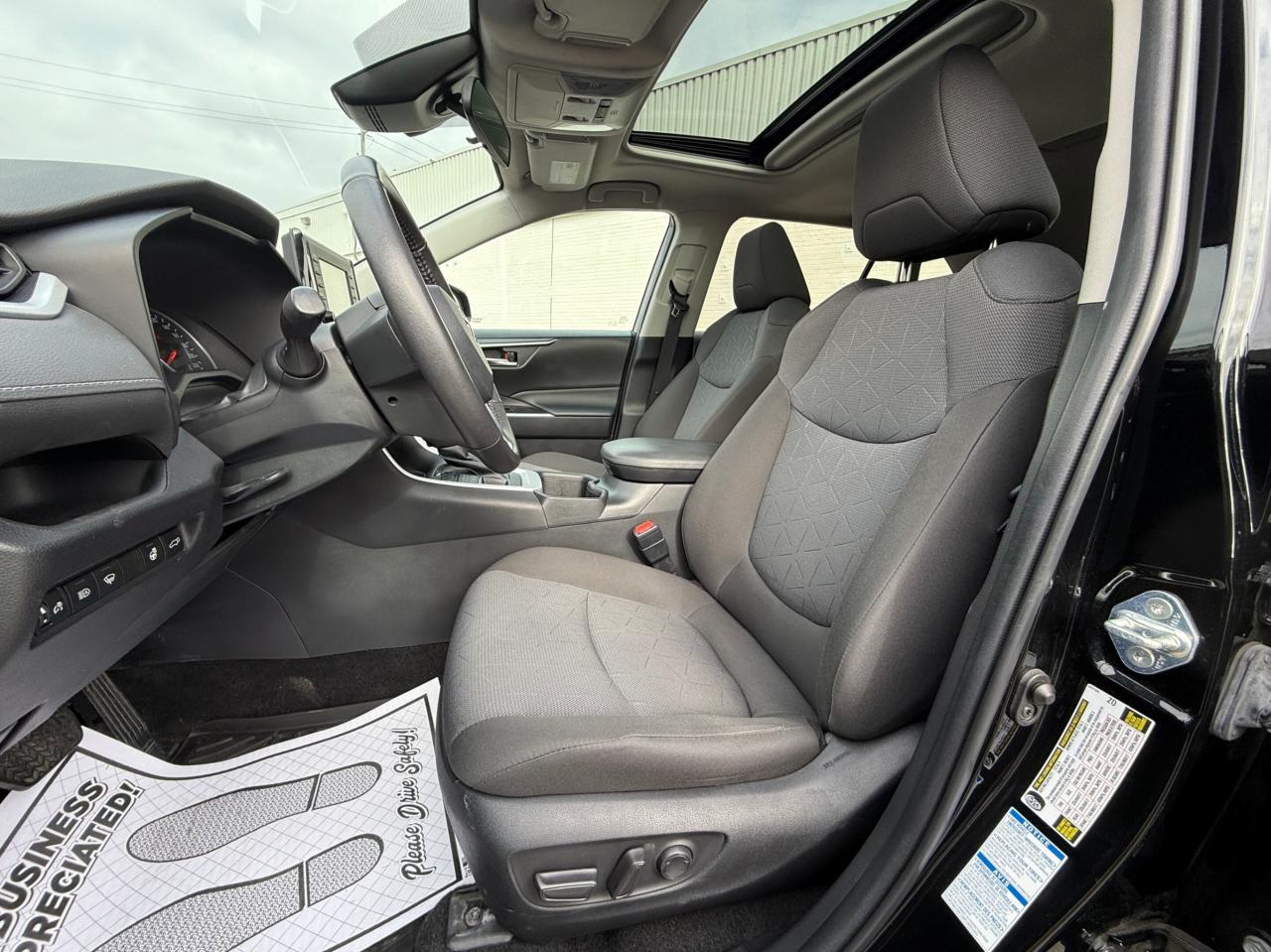 2022 Toyota RAV4 XLE   AWD   NO ACCIDENT   ONE OWNER Photo