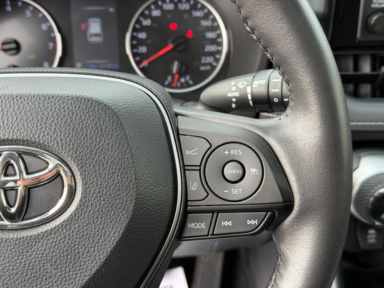 2022 Toyota RAV4 XLE   AWD   NO ACCIDENT   ONE OWNER Photo