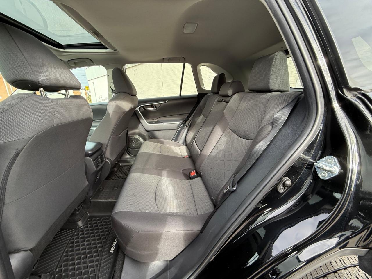 2022 Toyota RAV4 XLE   AWD   NO ACCIDENT   ONE OWNER Photo