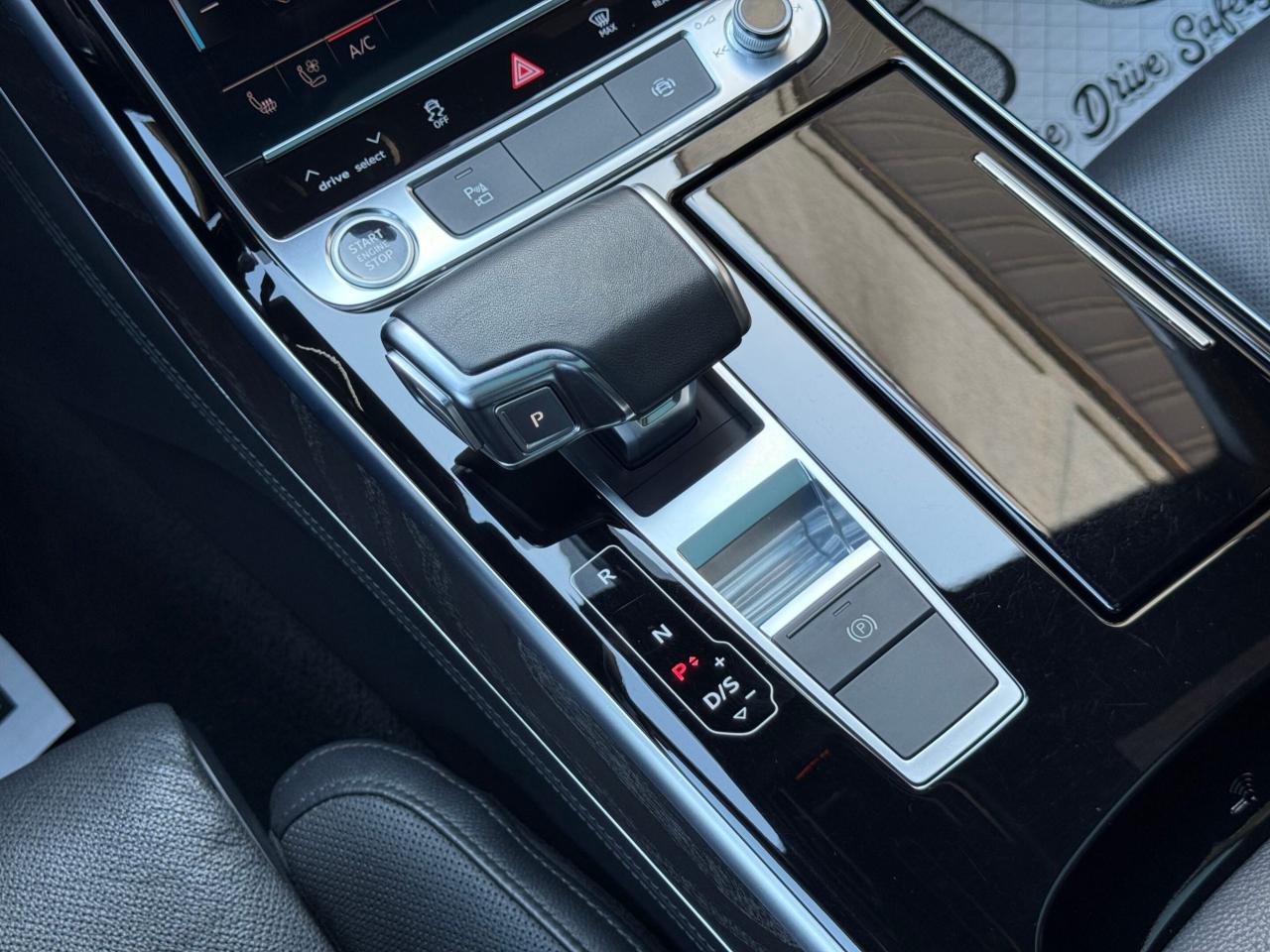 2022 Audi A8 LONG   S LINE   BANG&OLUFSEN    NO ACCIDENT   SOFT Photo