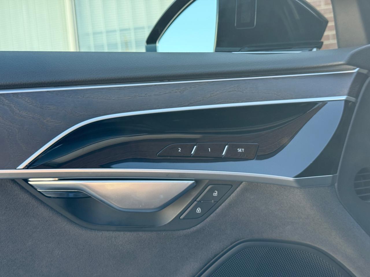 2022 Audi A8 LONG   S LINE   BANG&OLUFSEN    NO ACCIDENT   SOFT Photo