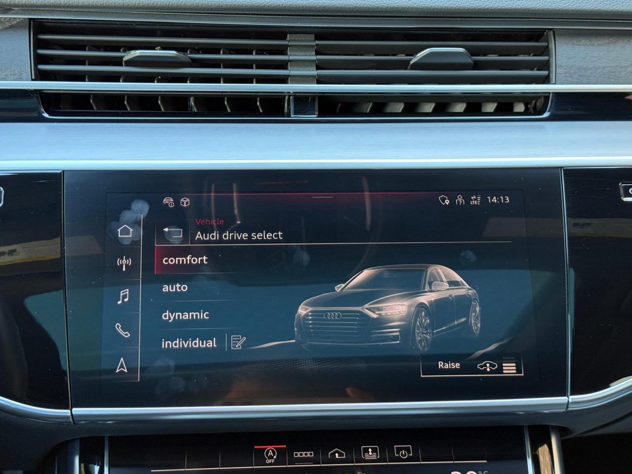 2022 Audi A8 LONG   S LINE   BANG&OLUFSEN    NO ACCIDENT   SOFT Photo