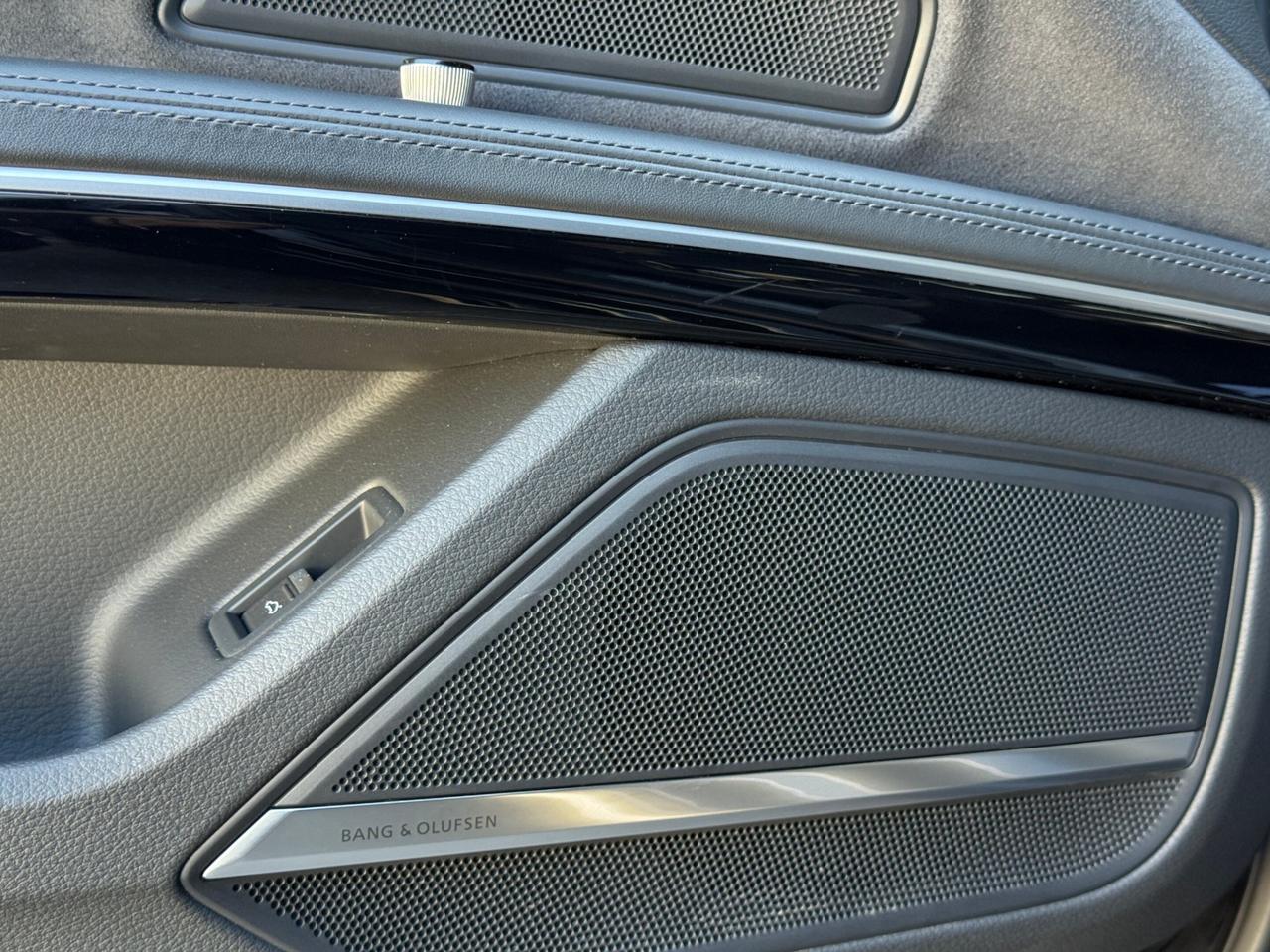 2022 Audi A8 LONG   S LINE   BANG&OLUFSEN    NO ACCIDENT   SOFT Photo