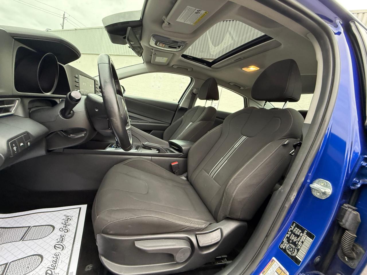 2022 Hyundai Elantra PREFERRED   SUN & TECH   NO ACCIDENT Photo