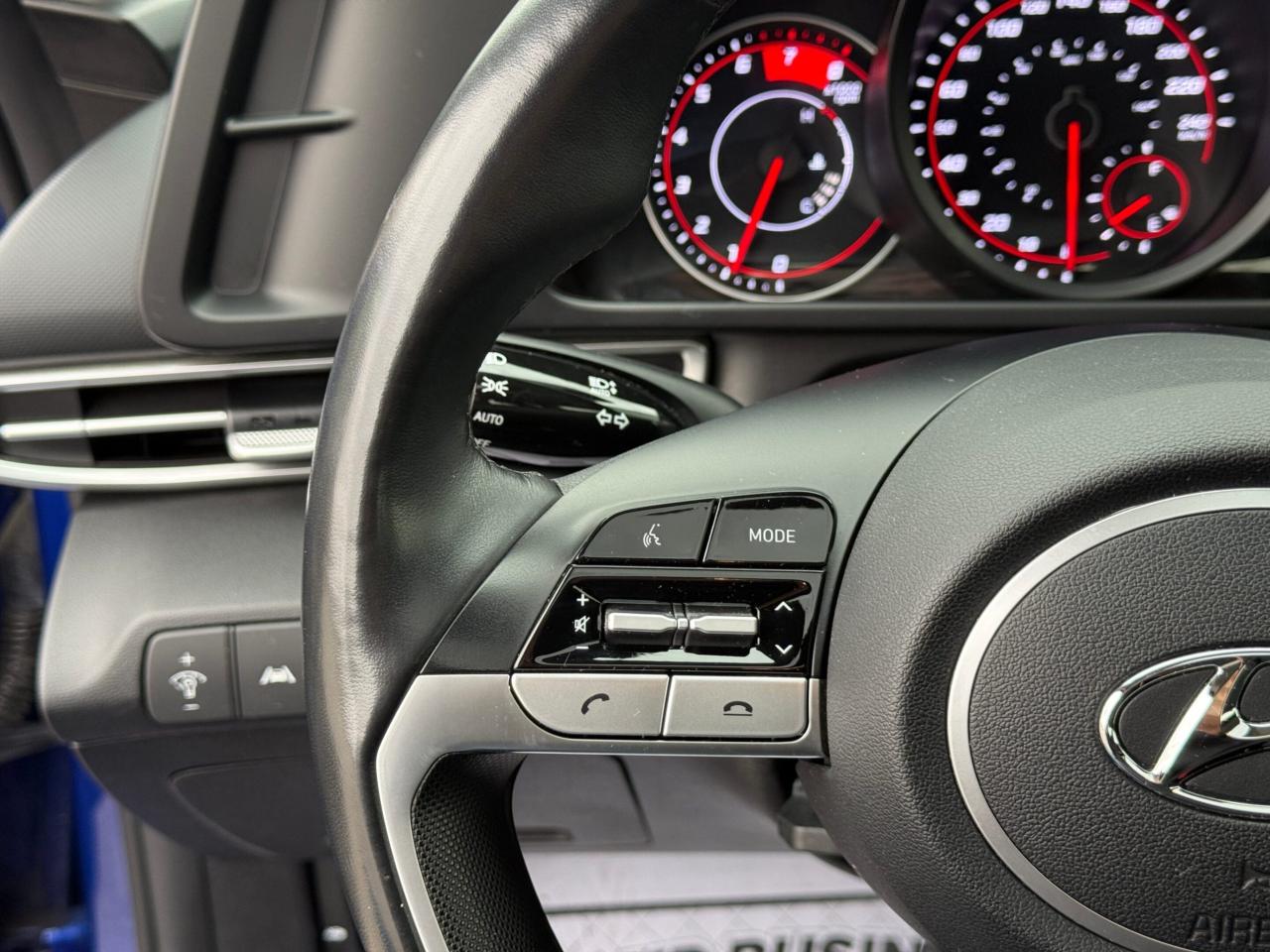 2022 Hyundai Elantra PREFERRED   SUN & TECH   NO ACCIDENT Photo