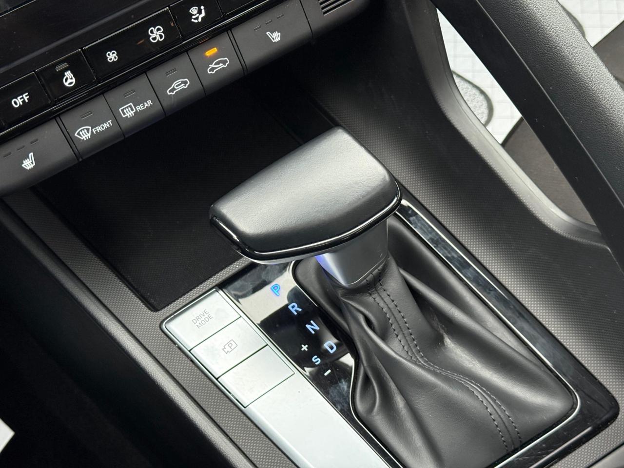 2022 Hyundai Elantra PREFERRED   SUN & TECH   NO ACCIDENT Photo