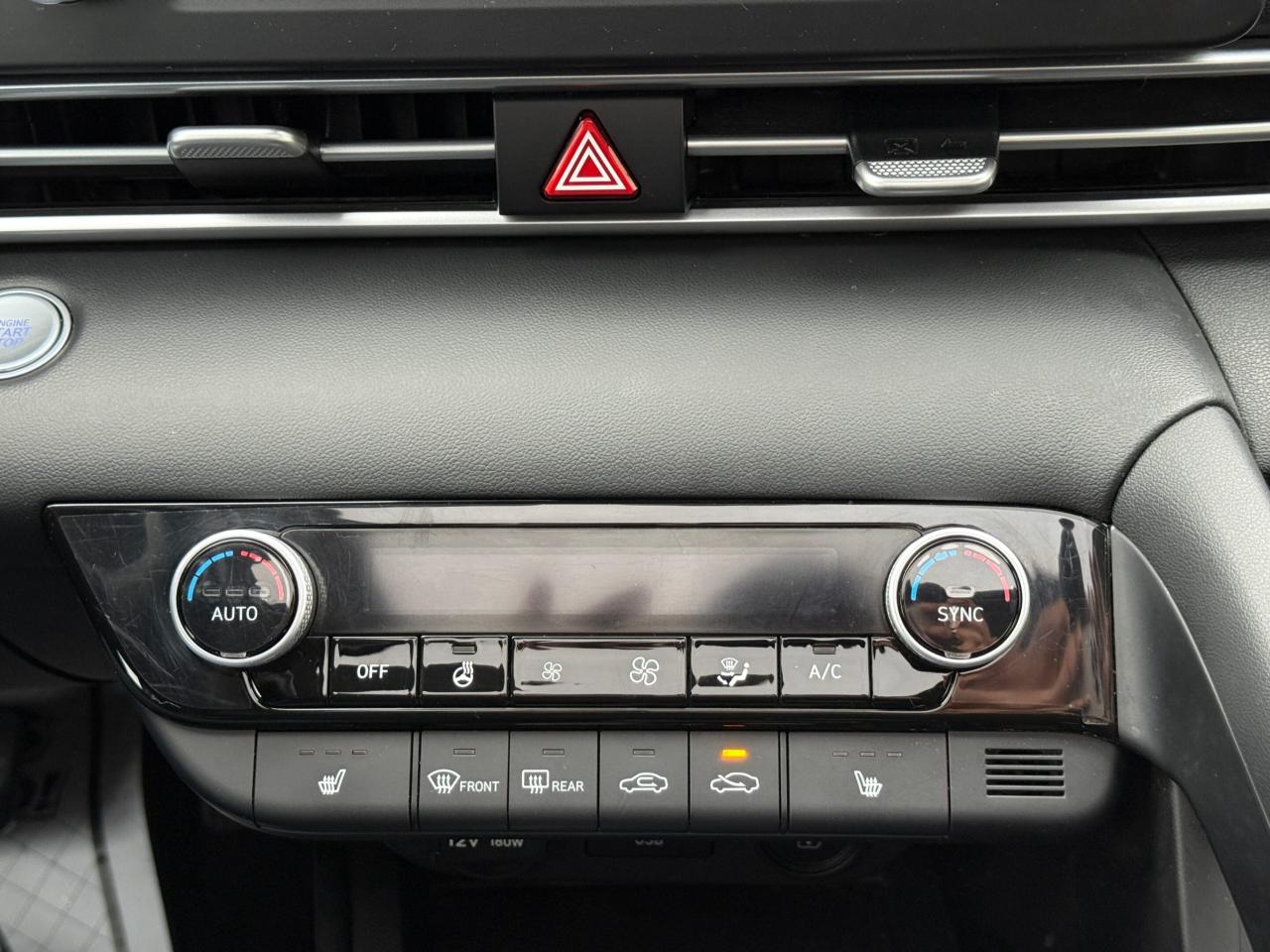 2022 Hyundai Elantra PREFERRED   SUN & TECH   NO ACCIDENT Photo