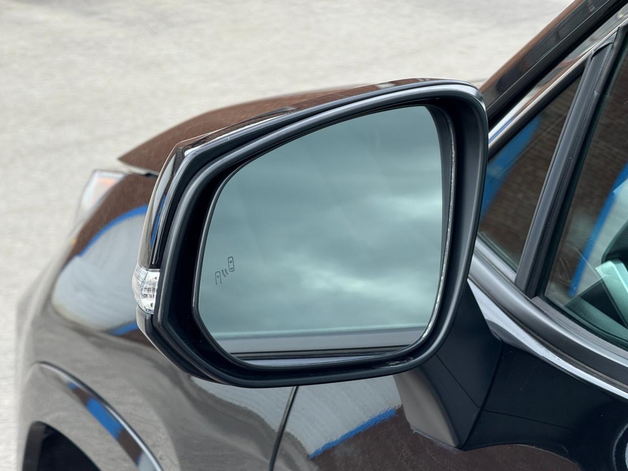 2022 Toyota RAV4 Hybrid SE   AWD   HYBRID   NO ACCIDENT   SUNROOF Photo
