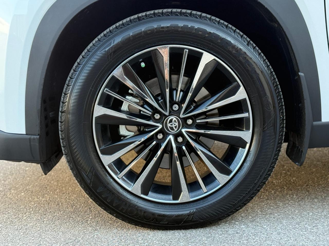 2025 Toyota Grand Highlander PLATINUM MAX   HYBRID   AWD   NO ACCIDENT   ONE OW Photo