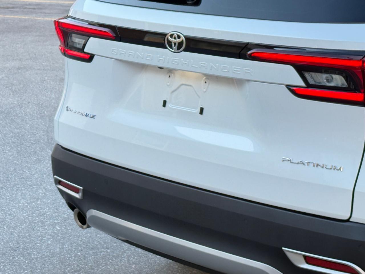 2025 Toyota Grand Highlander PLATINUM MAX   HYBRID   AWD   NO ACCIDENT   ONE OW Photo