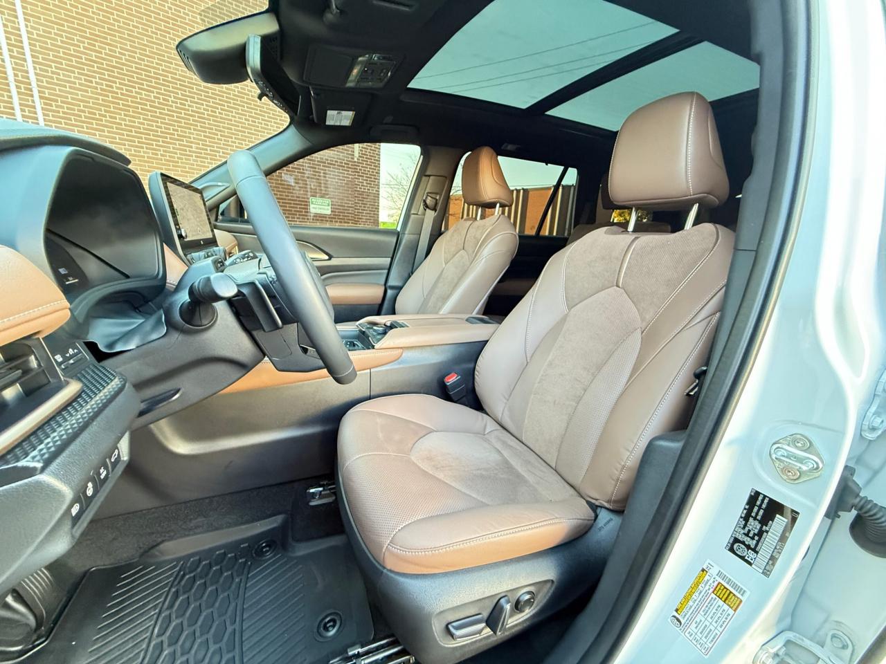 2025 Toyota Grand Highlander PLATINUM MAX   HYBRID   AWD   NO ACCIDENT   ONE OW Photo