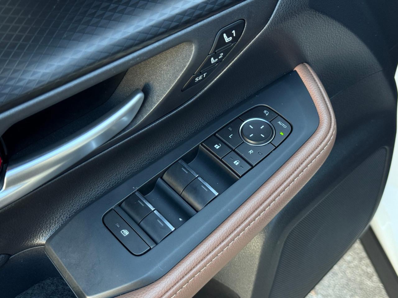 2025 Toyota Grand Highlander PLATINUM MAX   HYBRID   AWD   NO ACCIDENT   ONE OW Photo