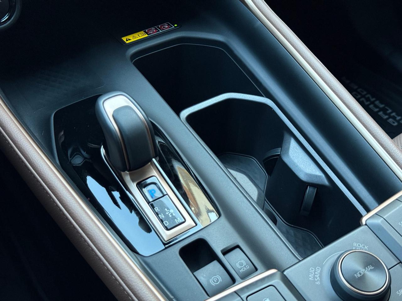 2025 Toyota Grand Highlander PLATINUM MAX   HYBRID   AWD   NO ACCIDENT   ONE OW Photo