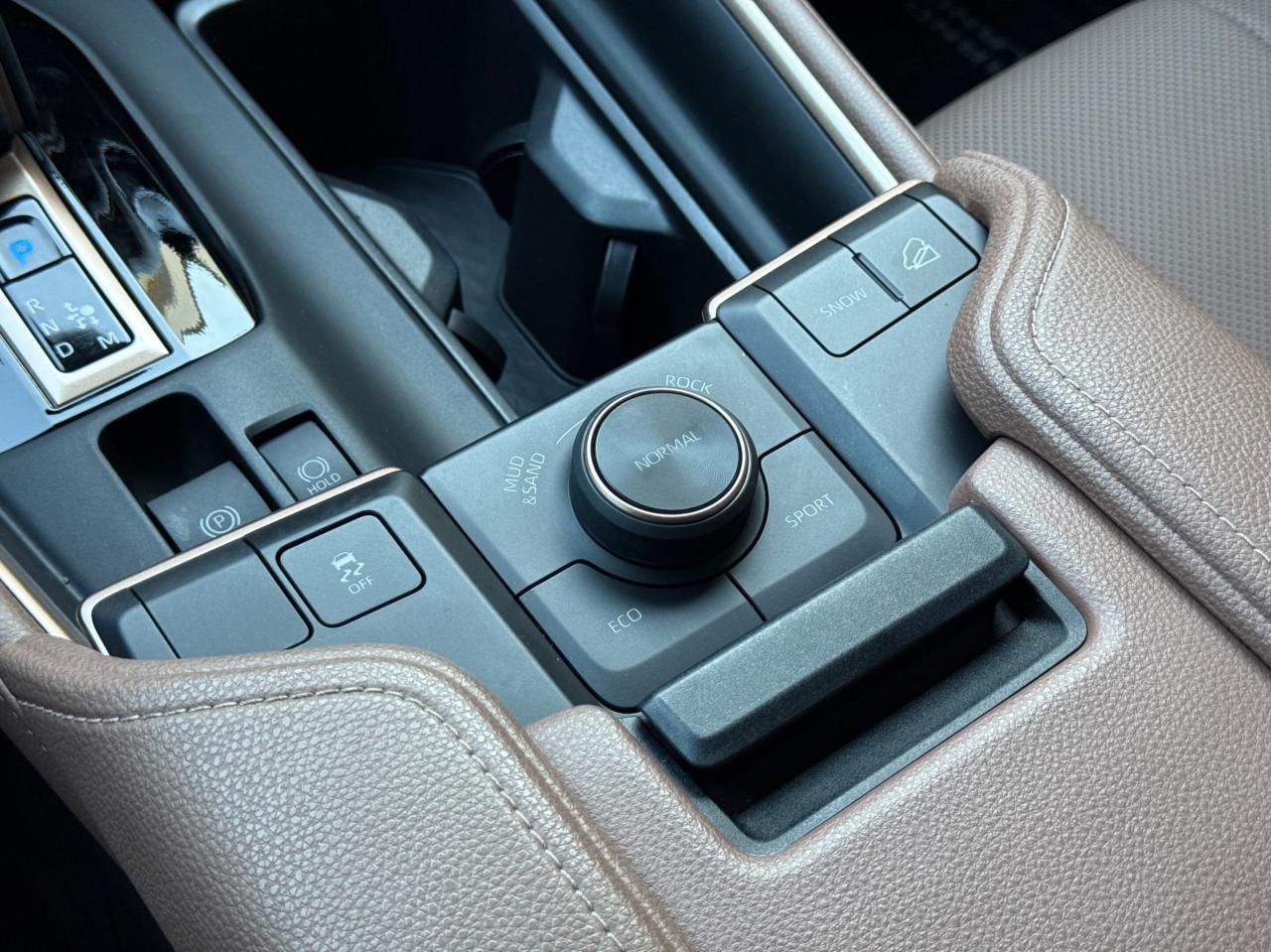 2025 Toyota Grand Highlander PLATINUM MAX   HYBRID   AWD   NO ACCIDENT   ONE OW Photo