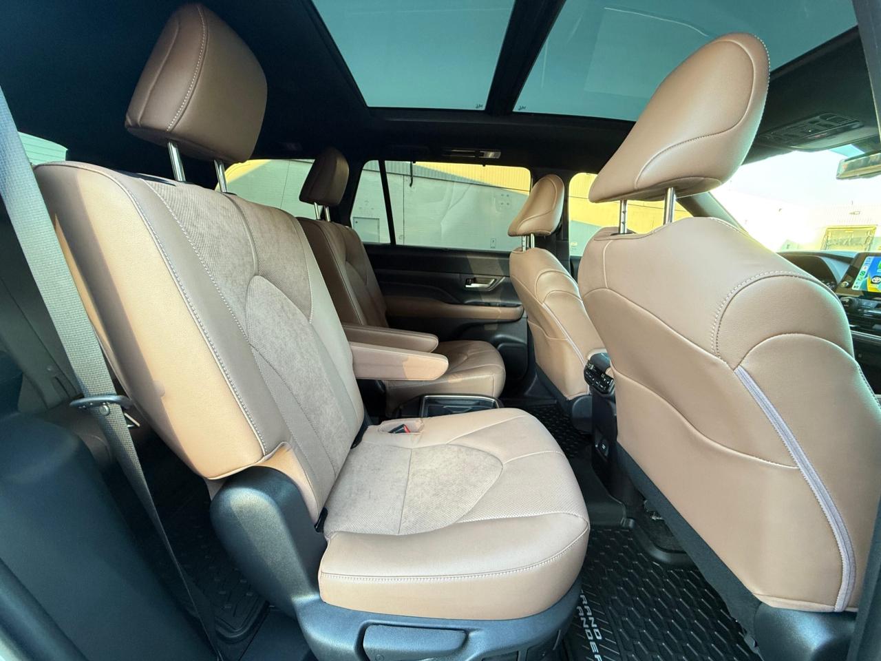 2025 Toyota Grand Highlander PLATINUM MAX   HYBRID   AWD   NO ACCIDENT   ONE OW Photo