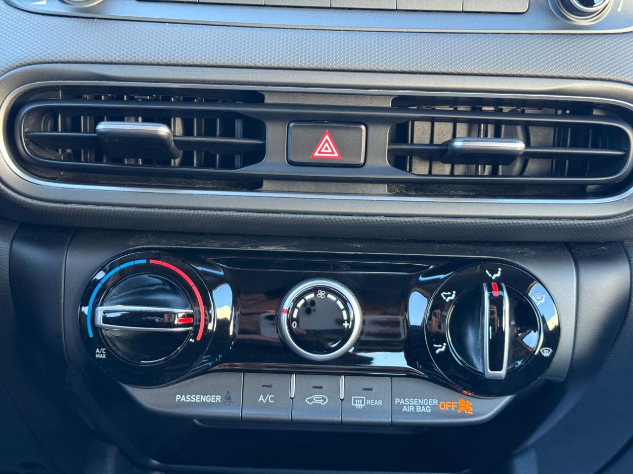 2022 Hyundai KONA ESSENTIAL   AWD   NO ACCIDENT   ONE OWNER Photo