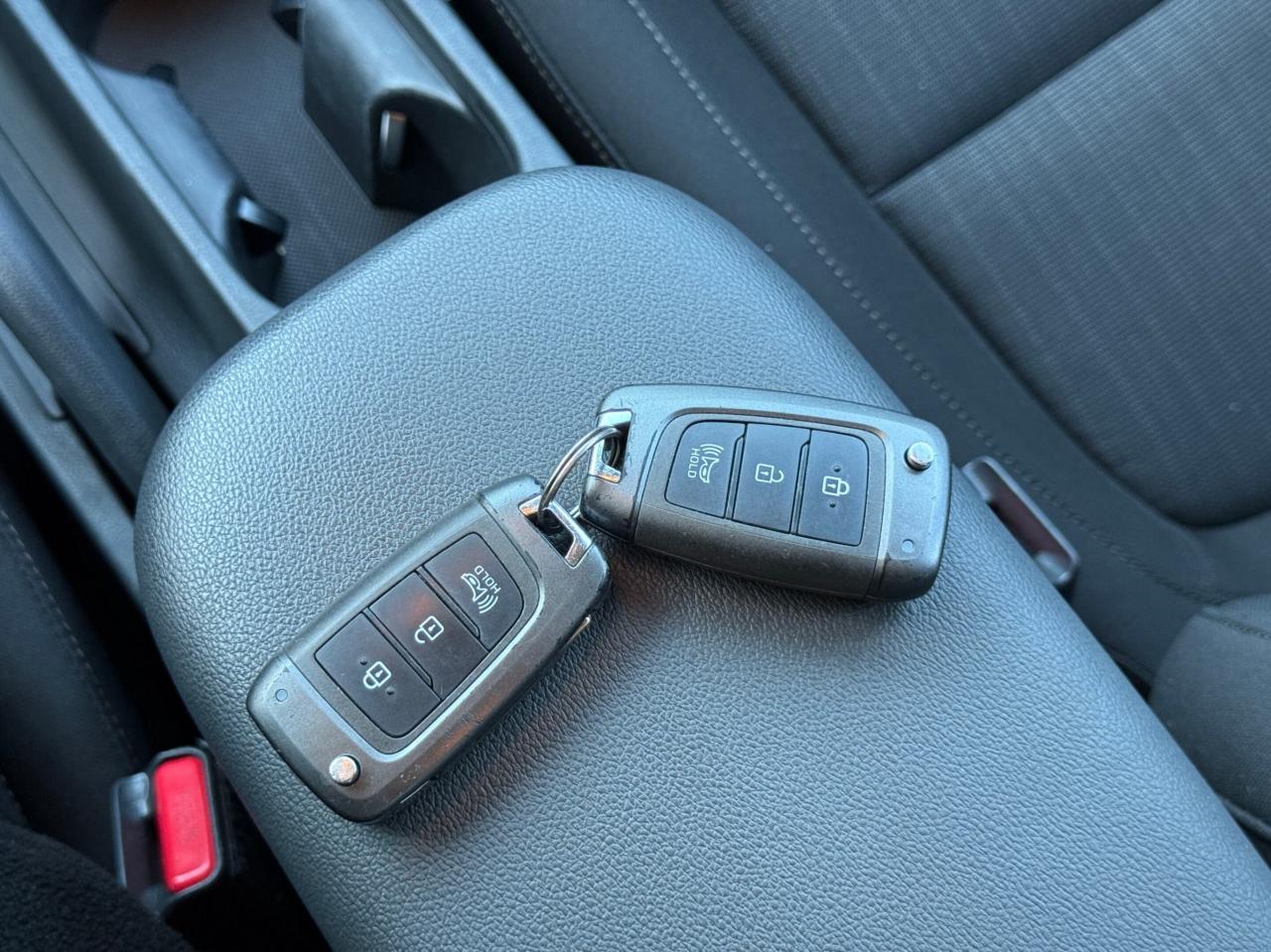 2022 Hyundai KONA ESSENTIAL   AWD   NO ACCIDENT   ONE OWNER Photo