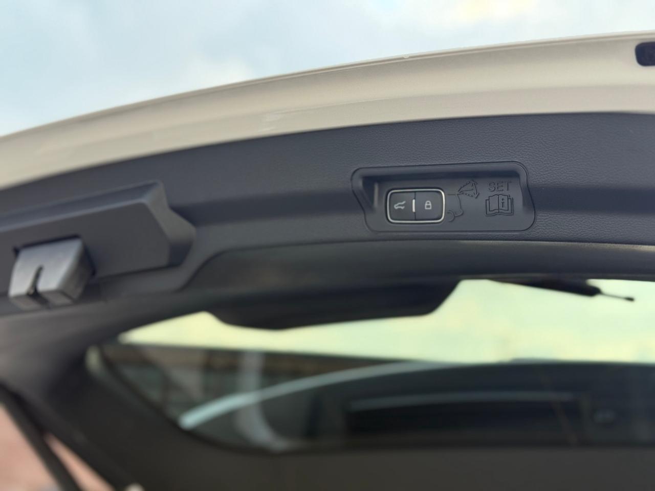 2021 Ford Explorer ST   4WD    NO ACCIDENT   B&O SOUND   360 CAMERA Photo