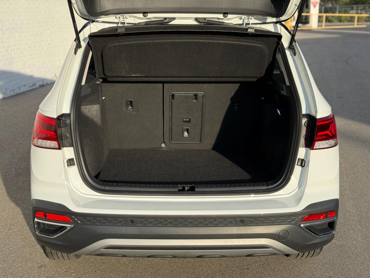 2024 Volkswagen Taos HIGHLINE   NO ACCIDENT   PANOMARIC SUNROOF   VENTI Photo