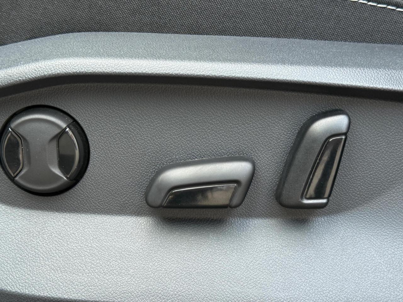 2024 Volkswagen Taos HIGHLINE   NO ACCIDENT   PANOMARIC SUNROOF   VENTI Photo