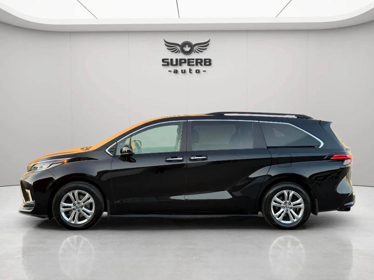 2022 Toyota Sienna XSE   AWD   HYBRID   NO ACCIDENT Photo