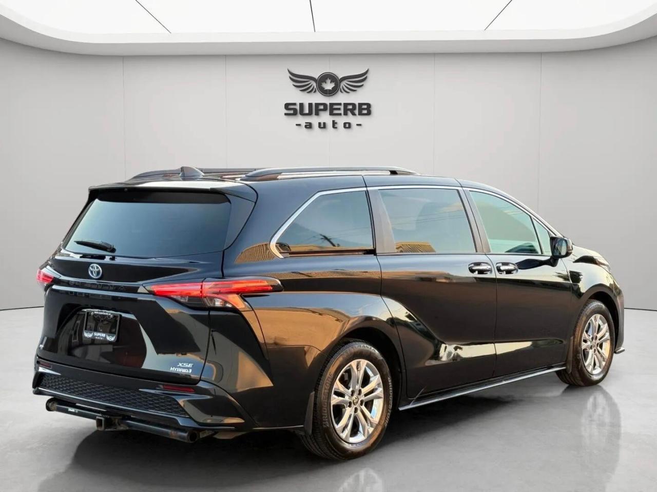 2022 Toyota Sienna XSE   AWD   HYBRID   NO ACCIDENT Photo