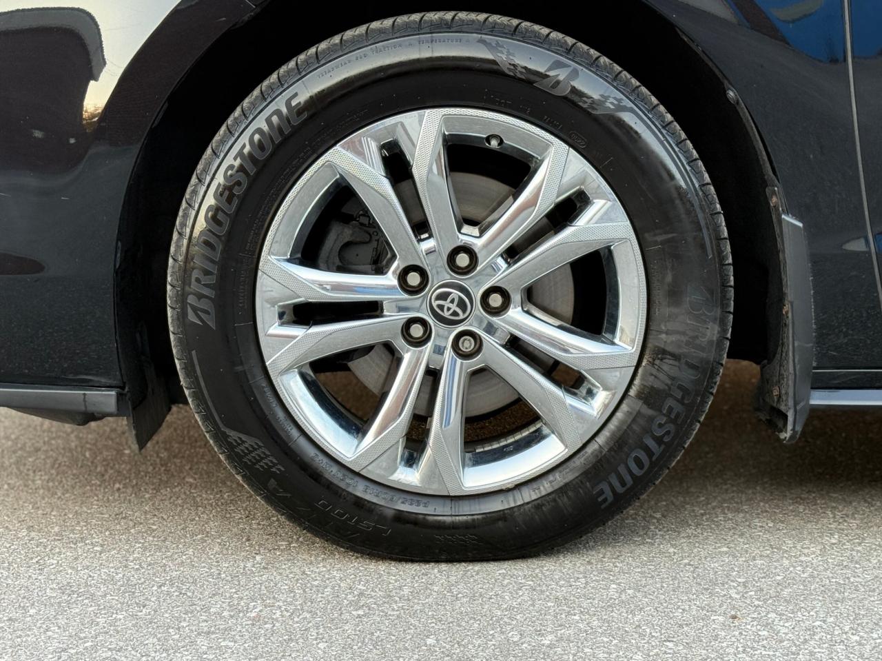 2022 Toyota Sienna XSE   AWD   HYBRID   NO ACCIDENT Photo