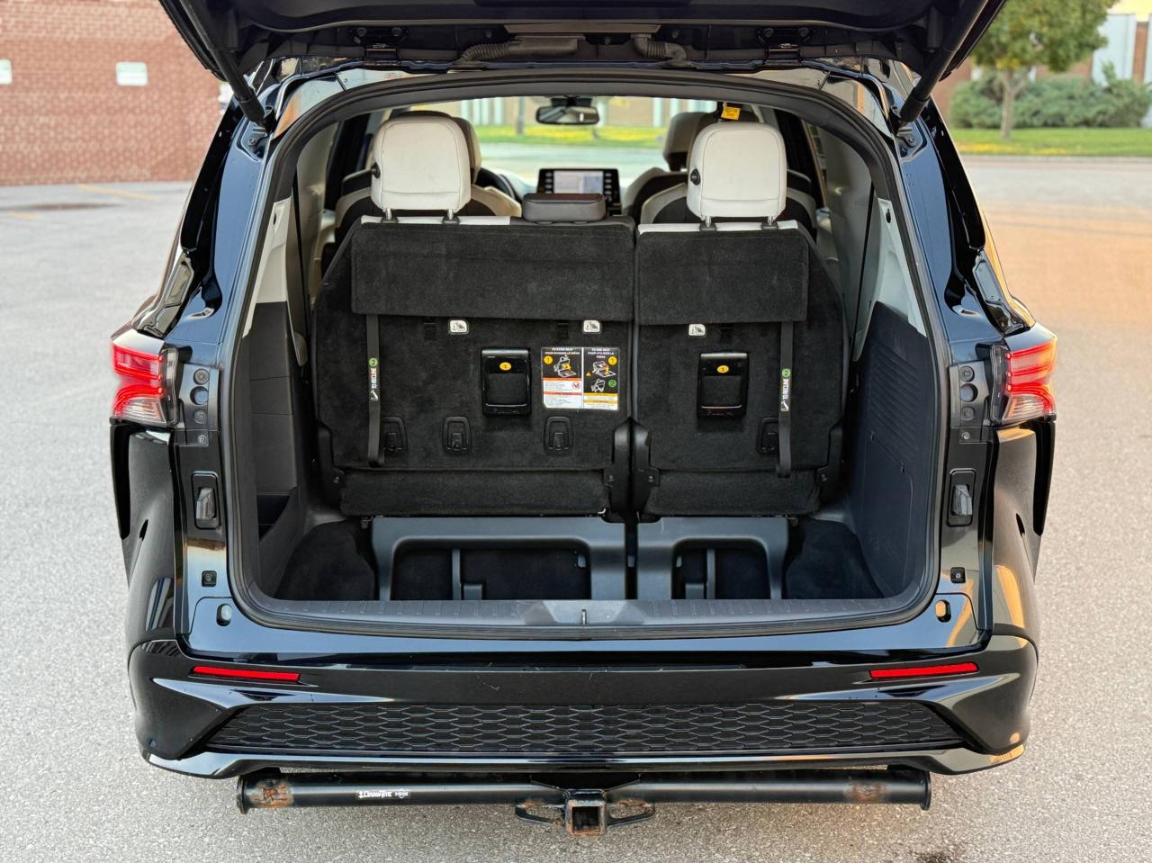 2022 Toyota Sienna XSE   AWD   HYBRID   NO ACCIDENT Photo