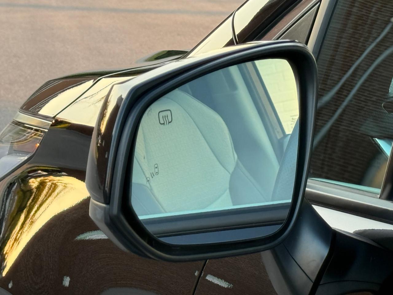 2022 Toyota Sienna XSE   AWD   HYBRID   NO ACCIDENT Photo