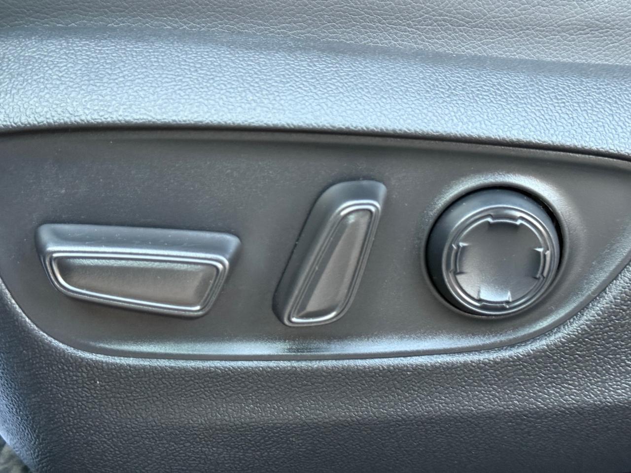 2022 Toyota Sienna XSE   AWD   HYBRID   NO ACCIDENT Photo