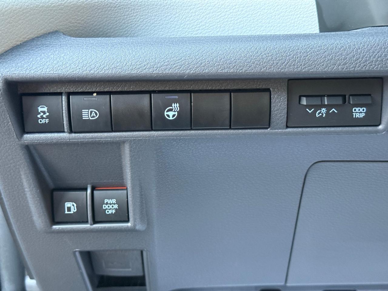 2022 Toyota Sienna XSE   AWD   HYBRID   NO ACCIDENT Photo