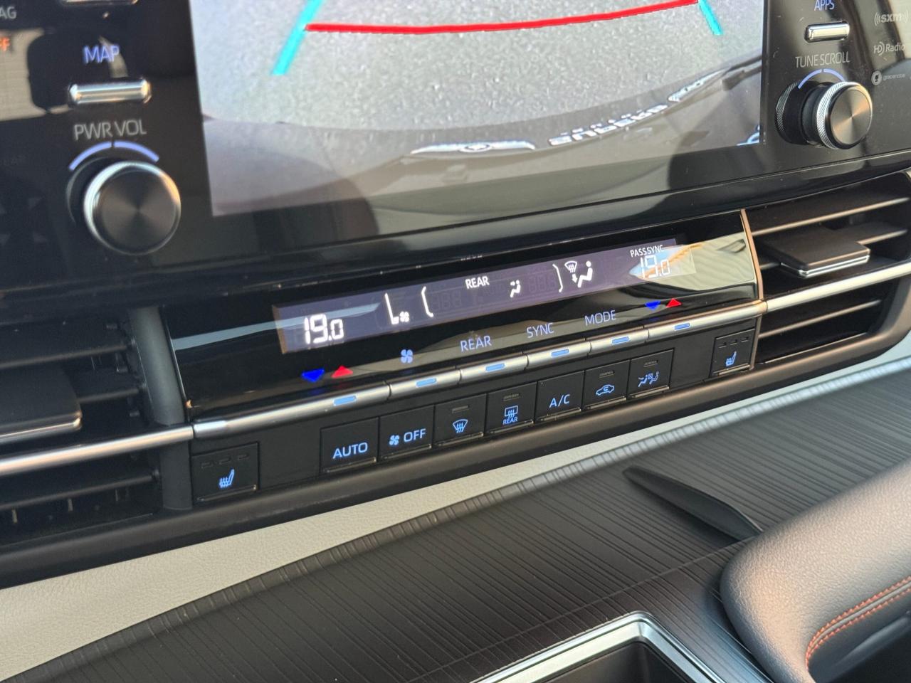 2022 Toyota Sienna XSE   AWD   HYBRID   NO ACCIDENT Photo