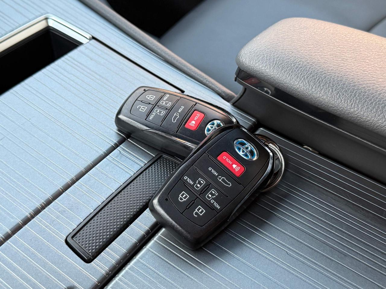 2022 Toyota Sienna XSE   AWD   HYBRID   NO ACCIDENT Photo