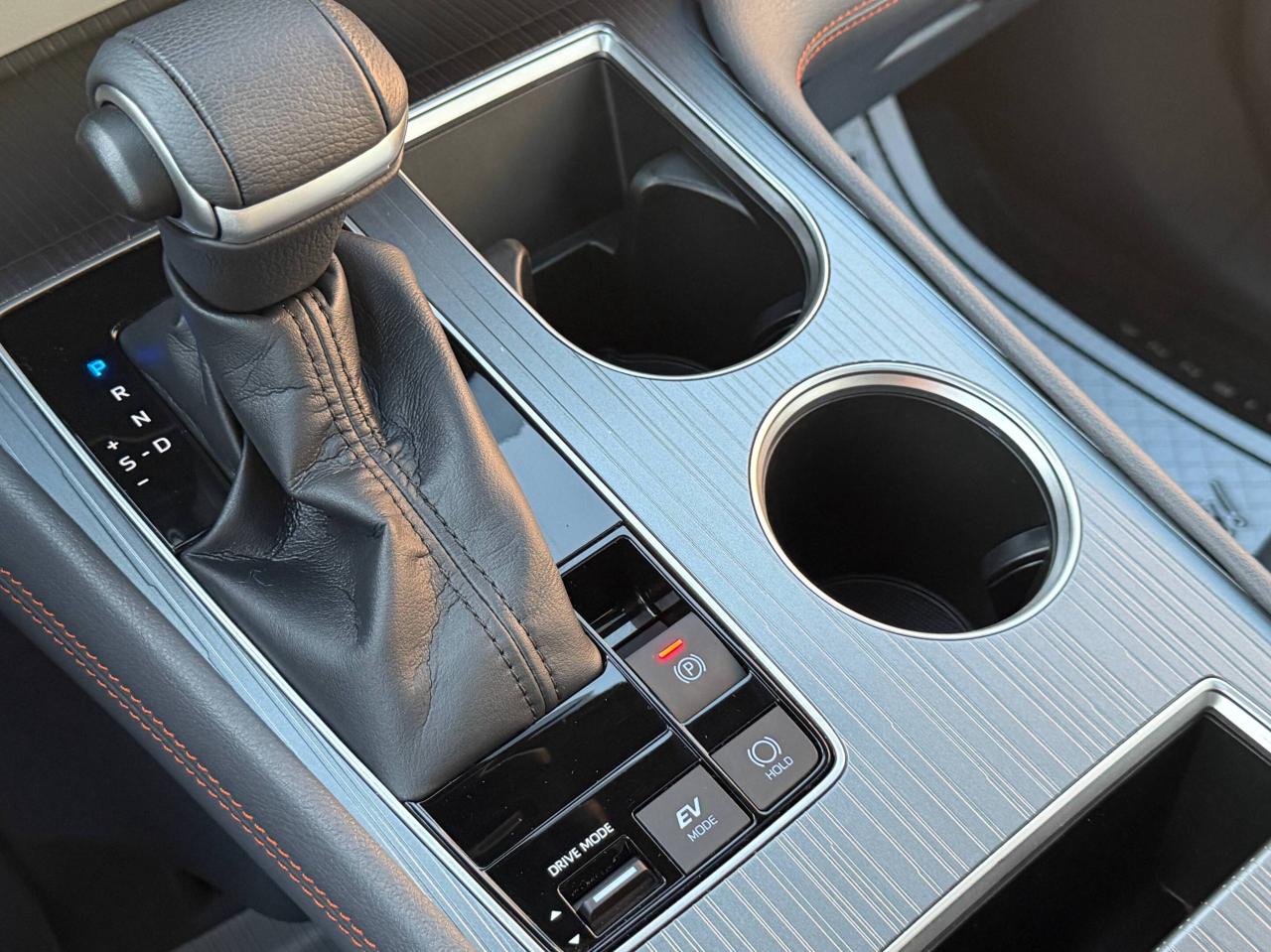 2022 Toyota Sienna XSE   AWD   HYBRID   NO ACCIDENT Photo