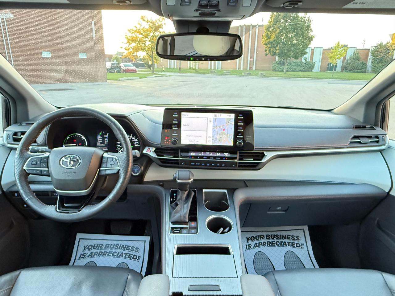 2022 Toyota Sienna XSE   AWD   HYBRID   NO ACCIDENT Photo