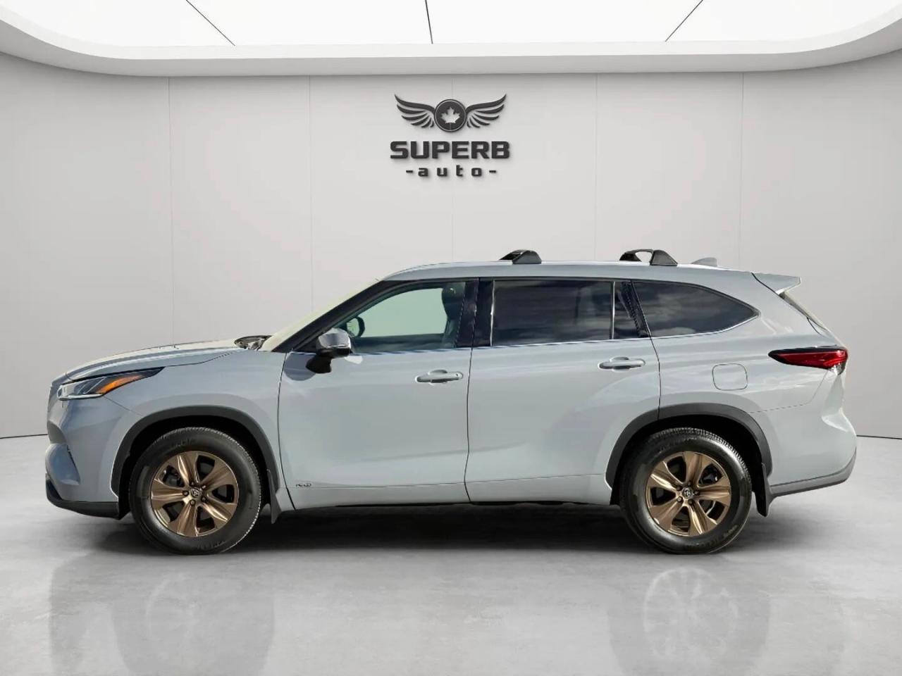 2022 Toyota Highlander Hybrid XLE   AWD   HYBRID   BRONZE EDITION   NO ACCIDENT Photo