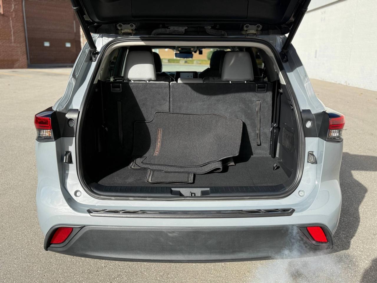 2022 Toyota Highlander Hybrid XLE   AWD   HYBRID   BRONZE EDITION   NO ACCIDENT Photo