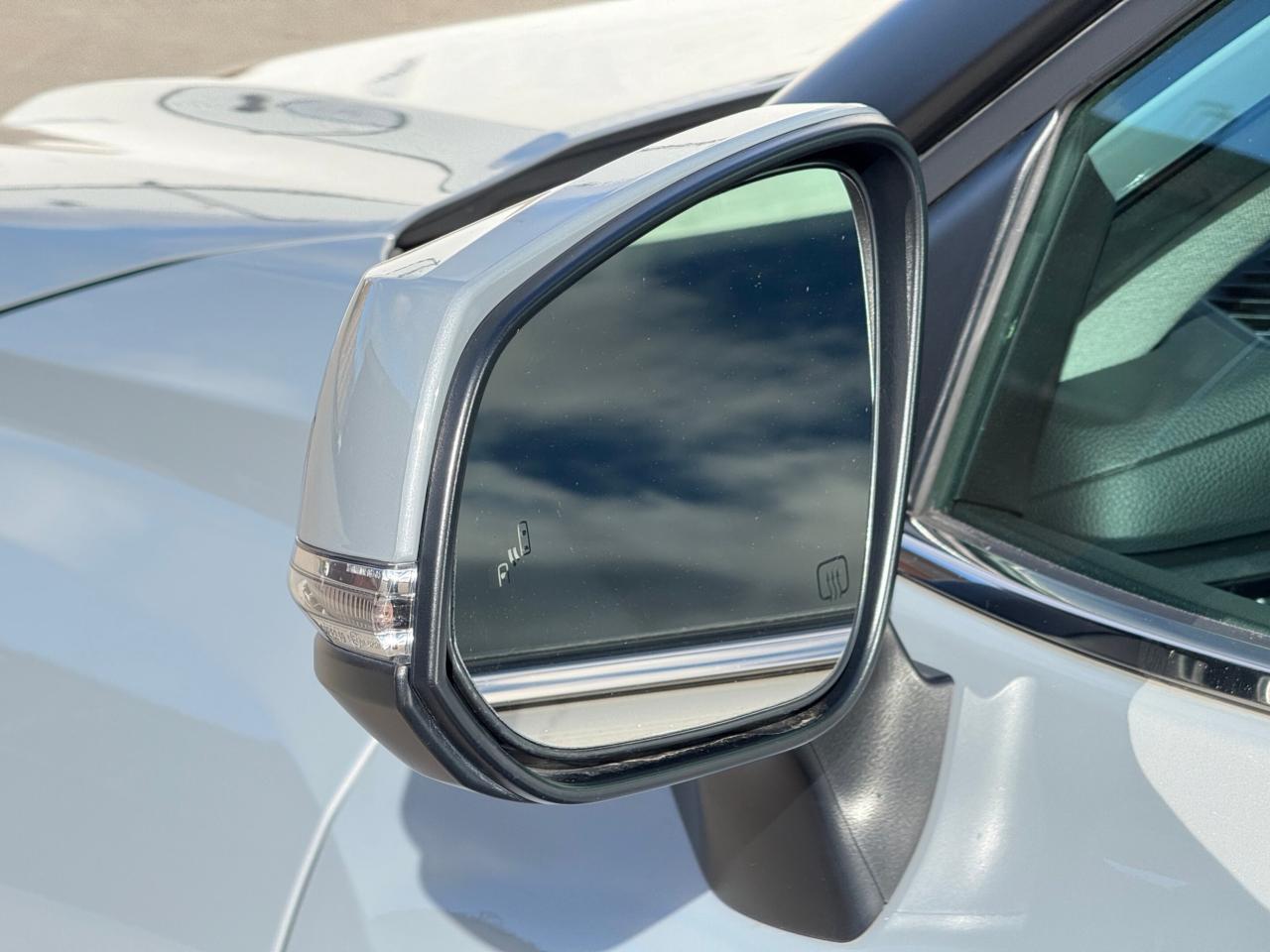 2022 Toyota Highlander Hybrid XLE   AWD   HYBRID   BRONZE EDITION   NO ACCIDENT Photo